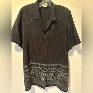 Ladies plus size blouse. Like new condition